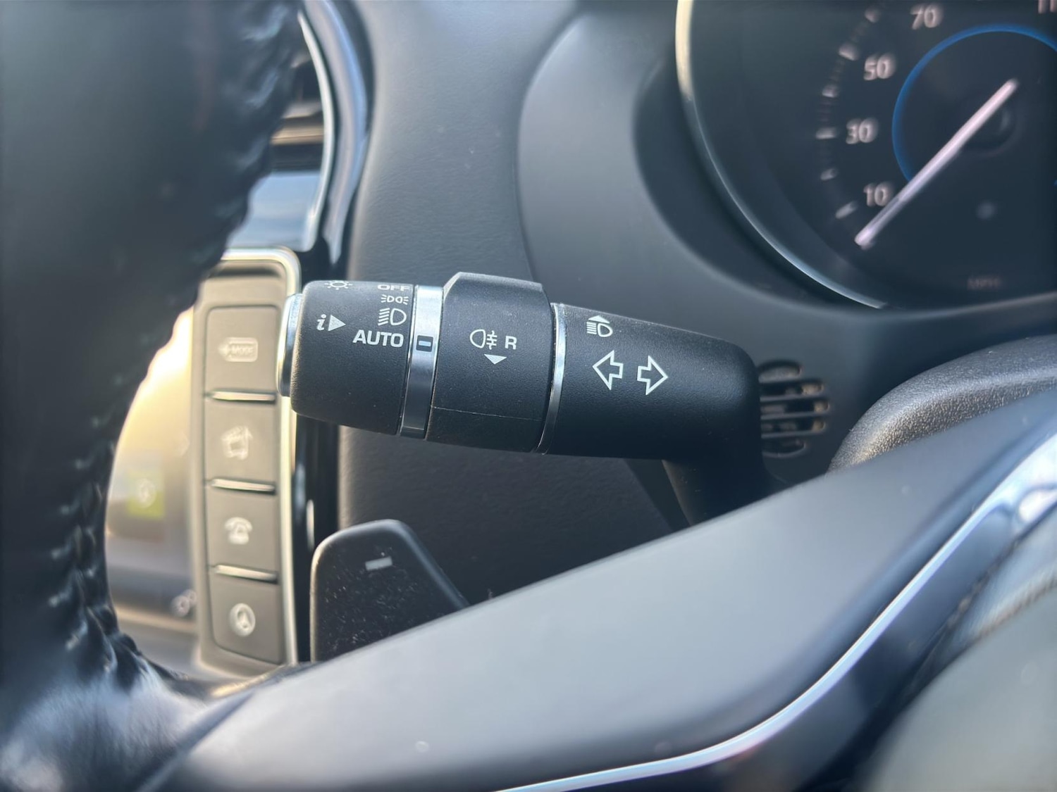 Used Jaguar XE 2016 for sale - 76696992: Photo 36