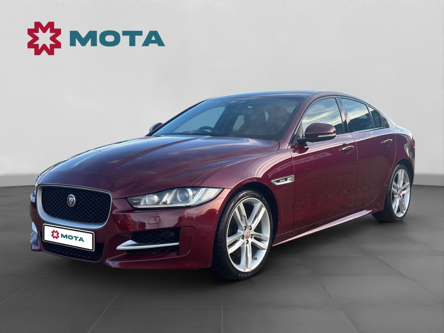 Used Jaguar XE 2016 for sale - 76696992: Photo 6