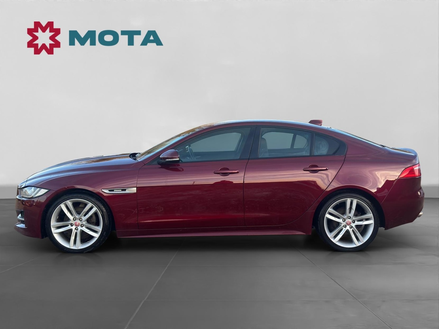 Used Jaguar XE 2016 for sale - 76696992: Photo 7