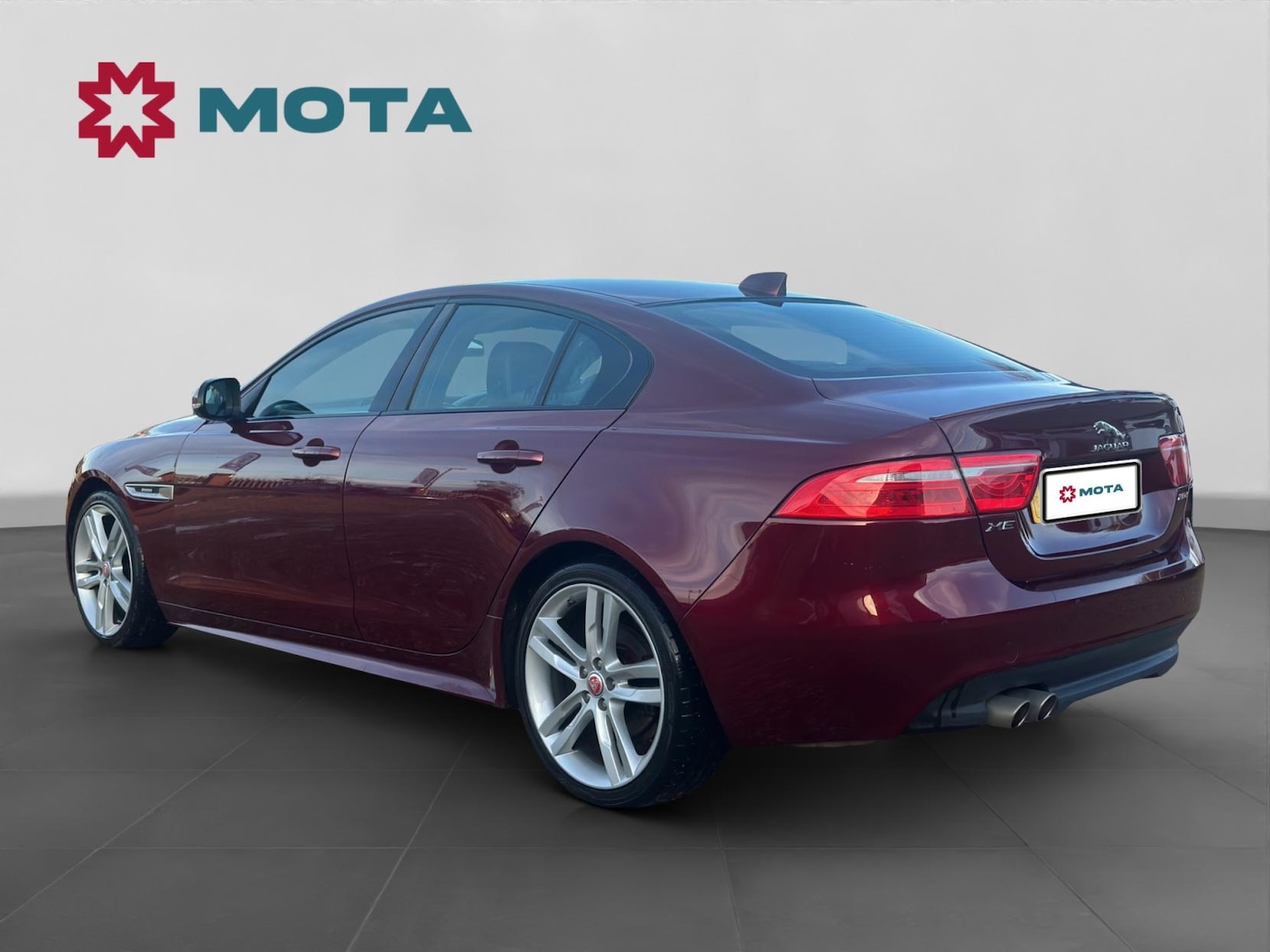 Used Jaguar XE 2016 for sale - 76696992: Photo 8
