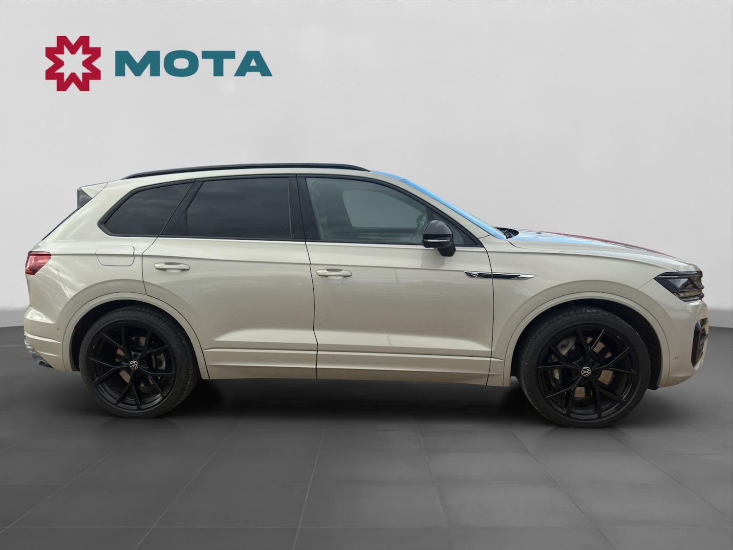 Used Volkswagen Touareg 2023 for sale - 77532294: Photo 3