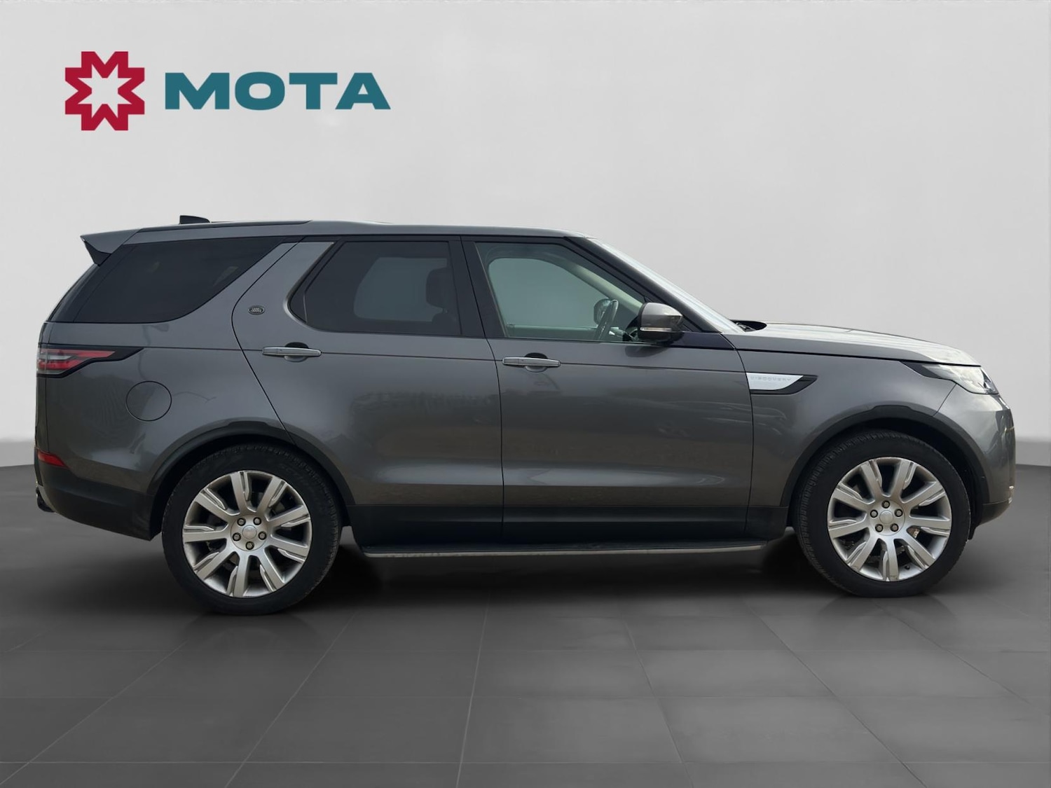 Used Land Rover Discovery 2017 for sale - 77988623: Photo 3