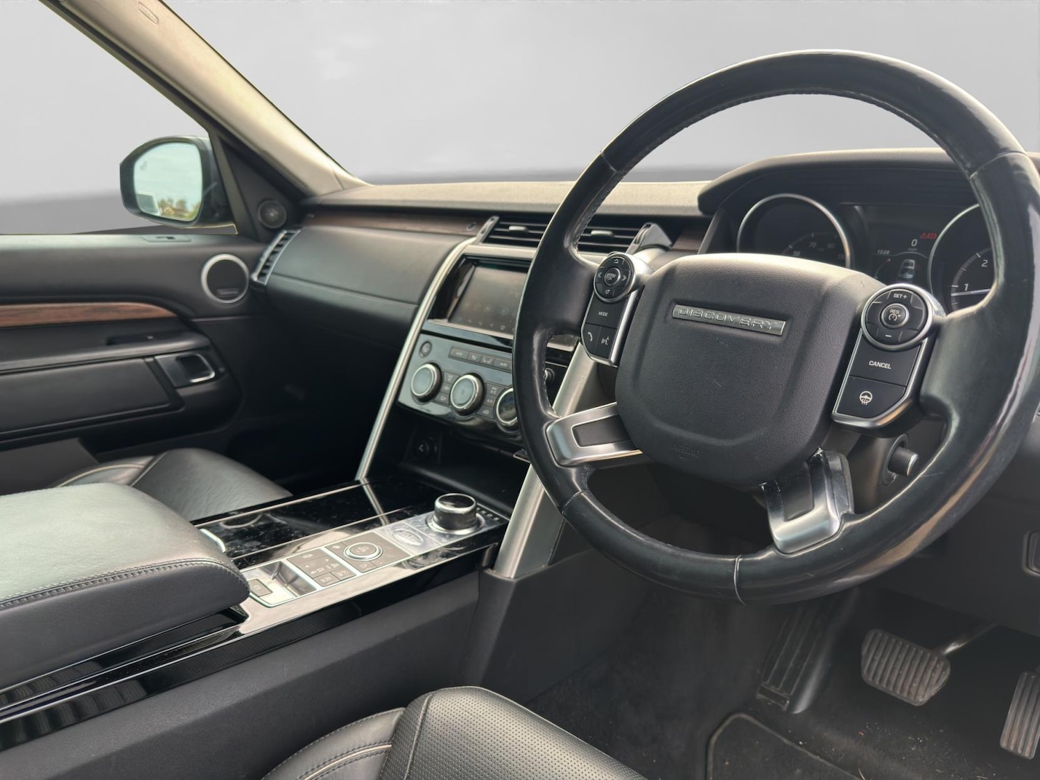 Used Land Rover Discovery 2017 for sale - 77988623: Photo 9