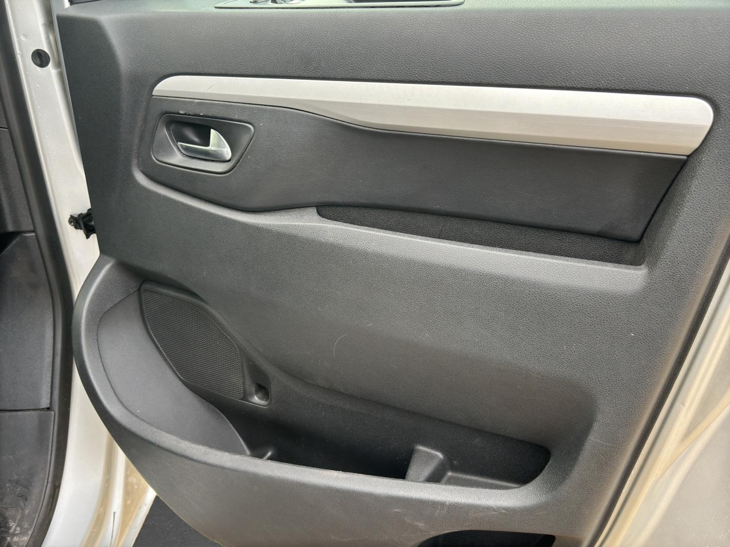 Used Peugeot Traveller 2018 for sale - 76709829: Photo 12