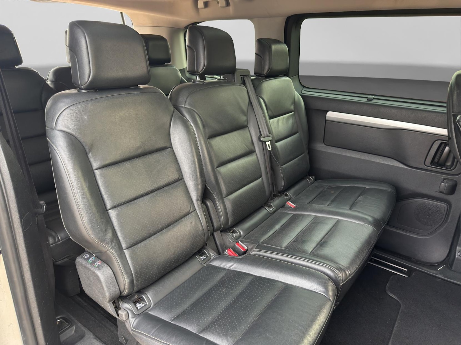 Used Peugeot Traveller 2018 for sale - 76709829: Photo 13