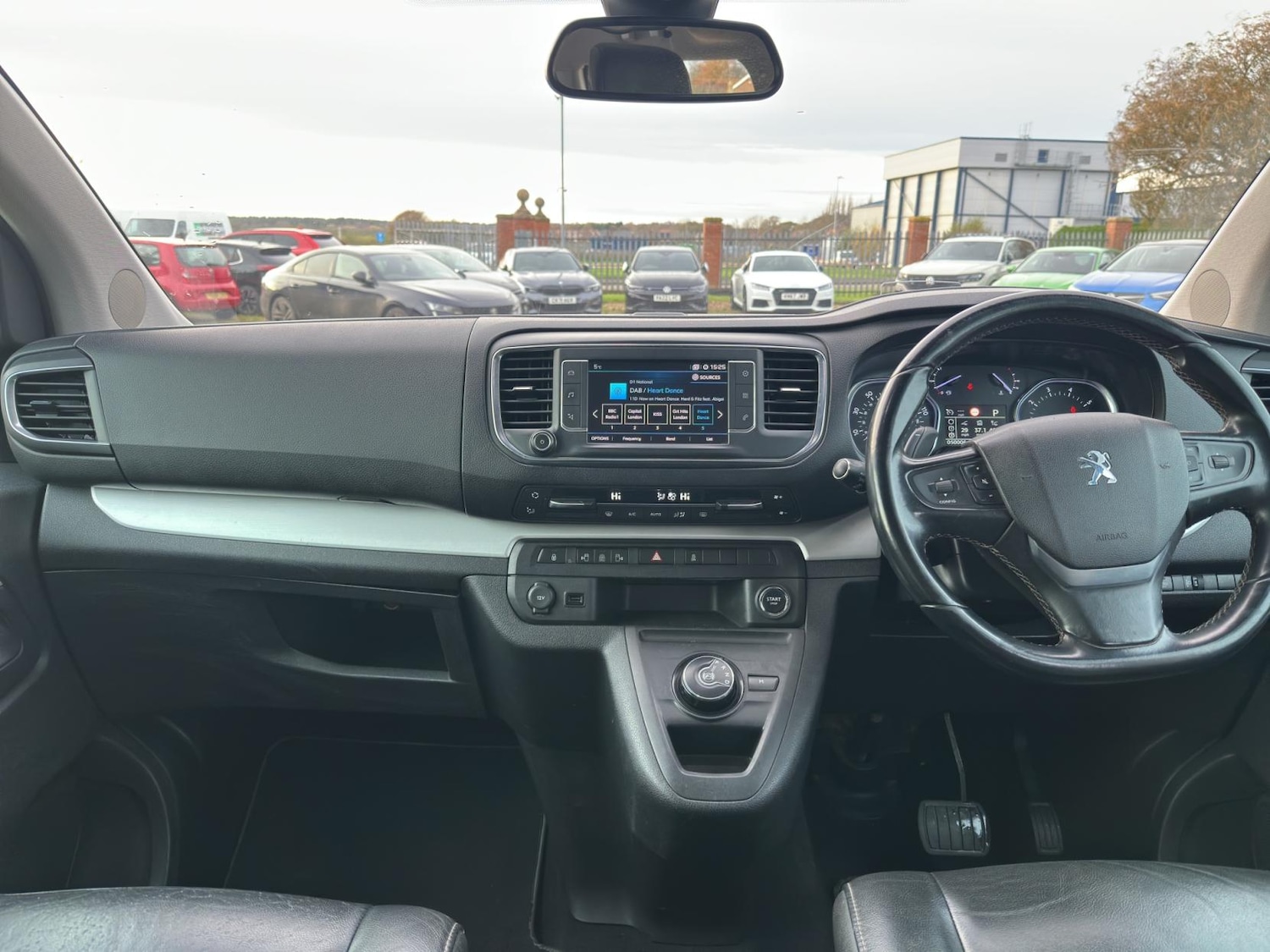 Used Peugeot Traveller 2018 for sale - 76709829: Photo 14