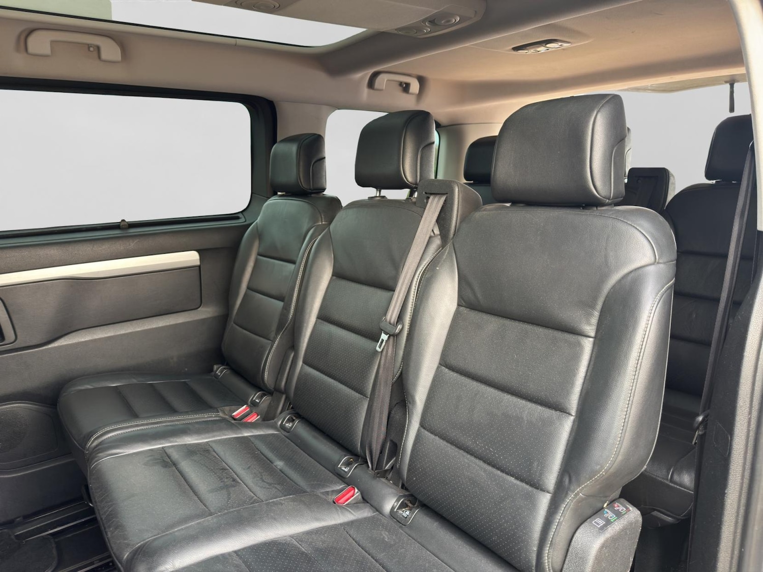 Used Peugeot Traveller 2018 for sale - 76709829: Photo 19