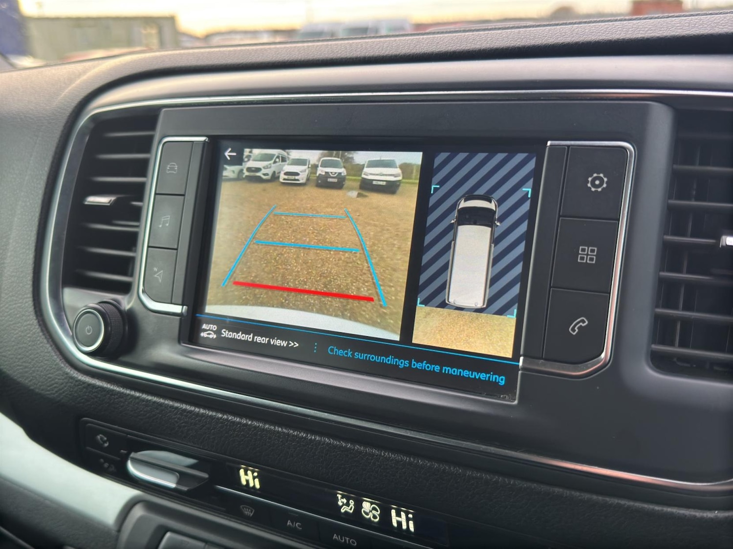 Used Peugeot Traveller 2018 for sale - 76709829: Photo 30