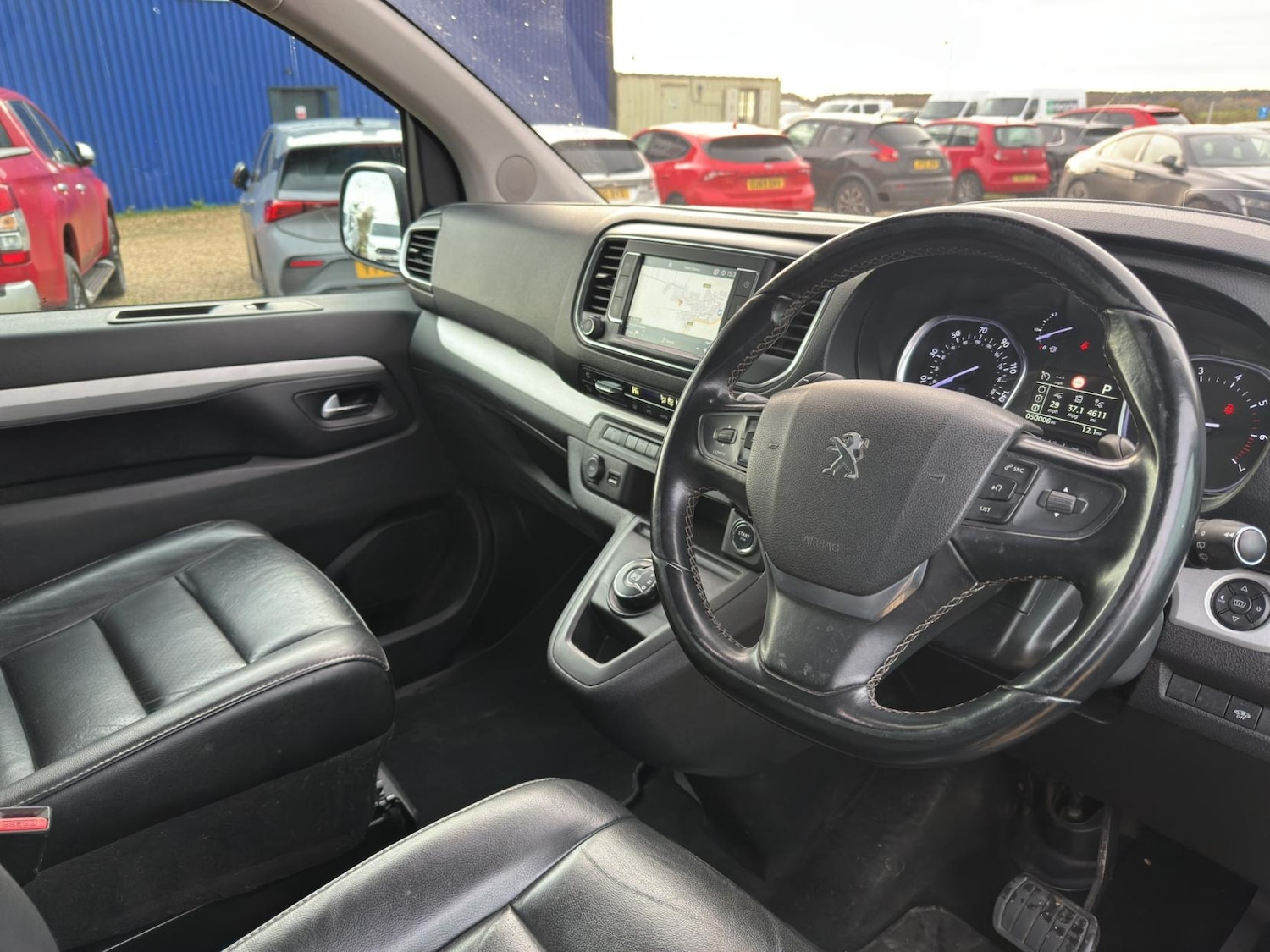 Used Peugeot Traveller 2018 for sale - 76709829: Photo 35