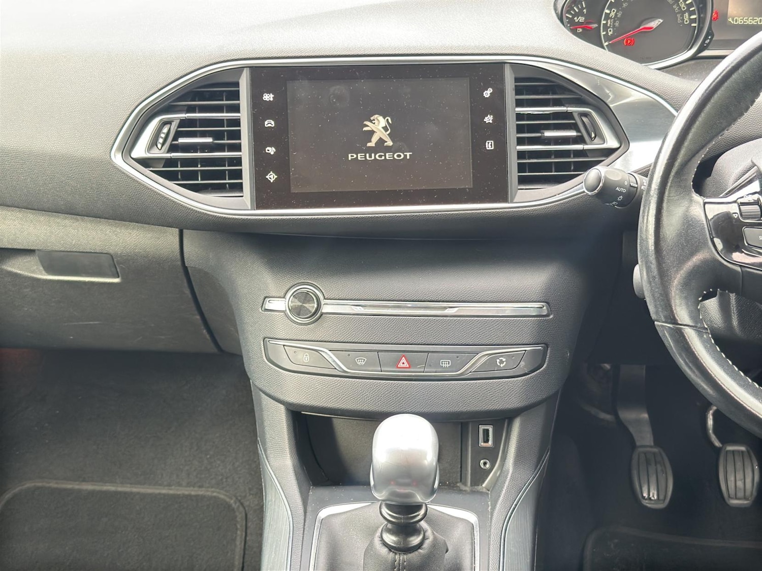 Used Peugeot 308 2017 for sale - 76650011: Photo 17