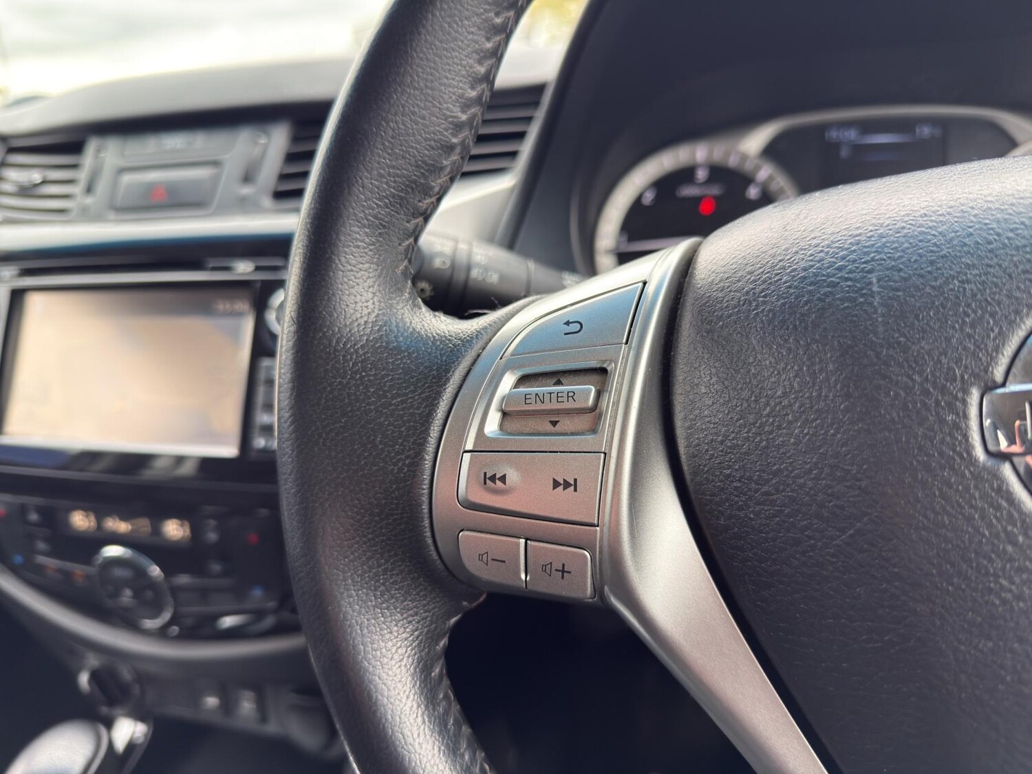 Used Nissan Navara 2017 for sale - 77679059: Photo 33