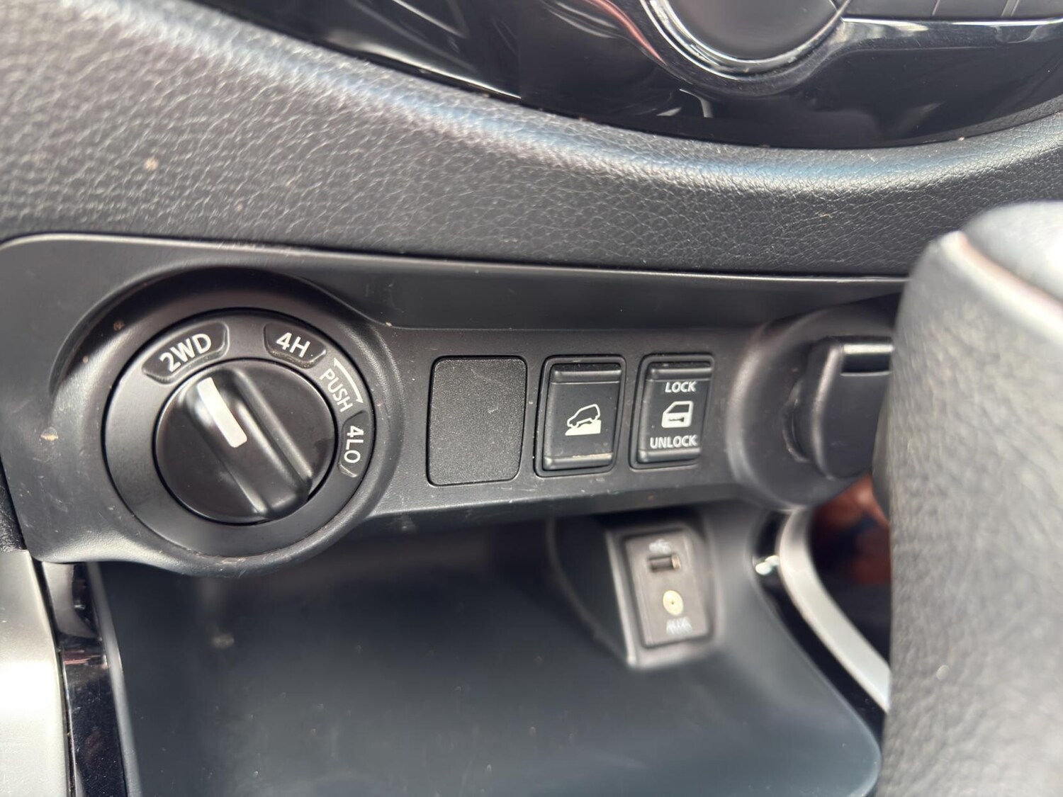 Used Nissan Navara 2017 for sale - 77679059: Photo 37