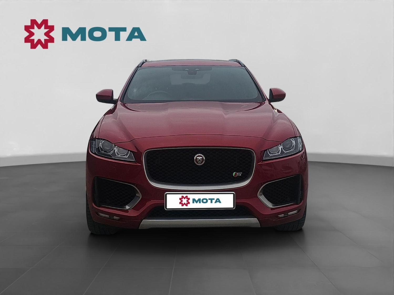 Used Jaguar F-Pace 2017 for sale - 76650048: Photo 2