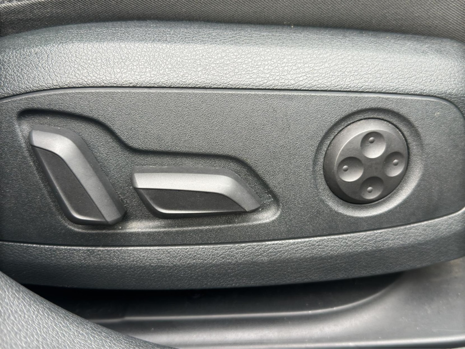 Used Audi A4 2016 for sale - 77679056: Photo 32