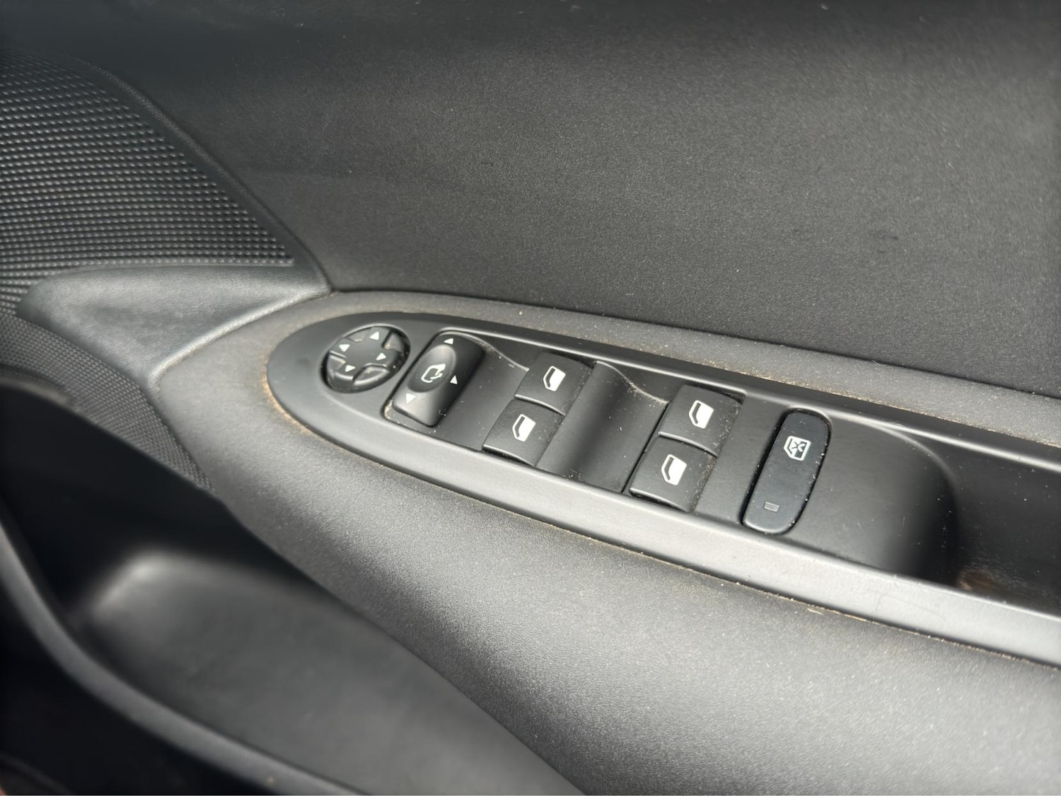 Used Citroen C4 2017 for sale - 76650050: Photo 30