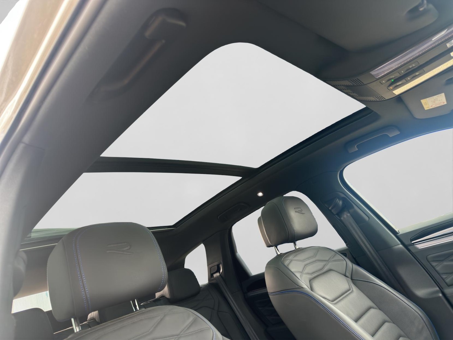 Used Volkswagen Touareg 2023 for sale - 77682244: Photo 24