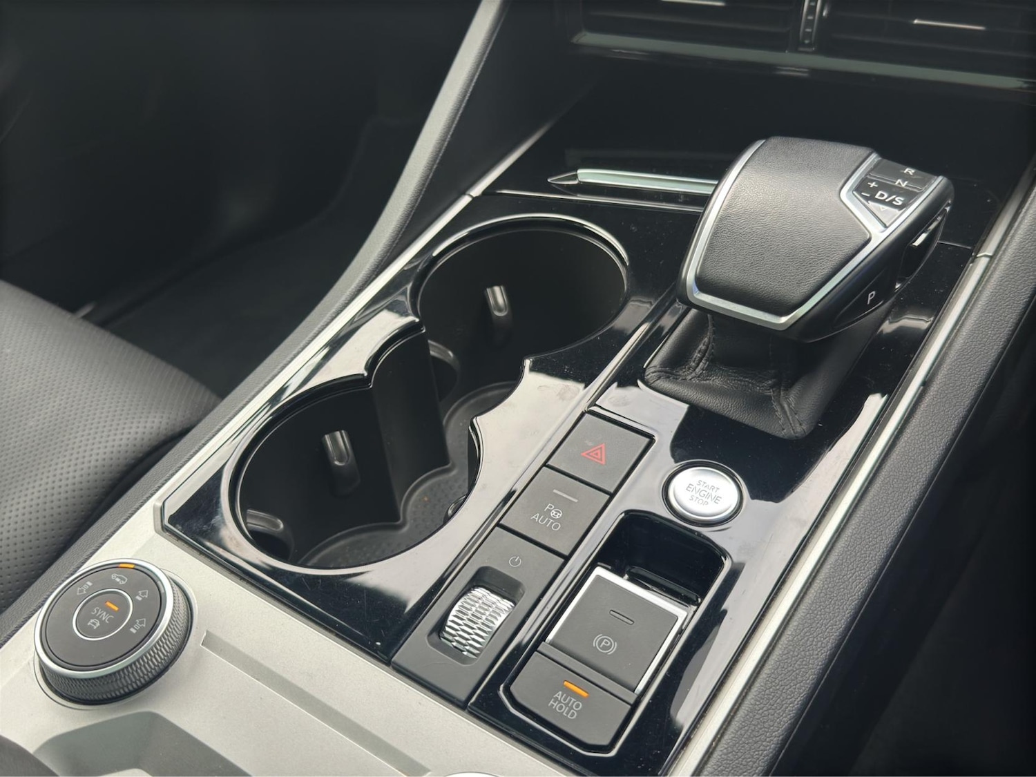 Used Volkswagen Touareg 2023 for sale - 77682244: Photo 30