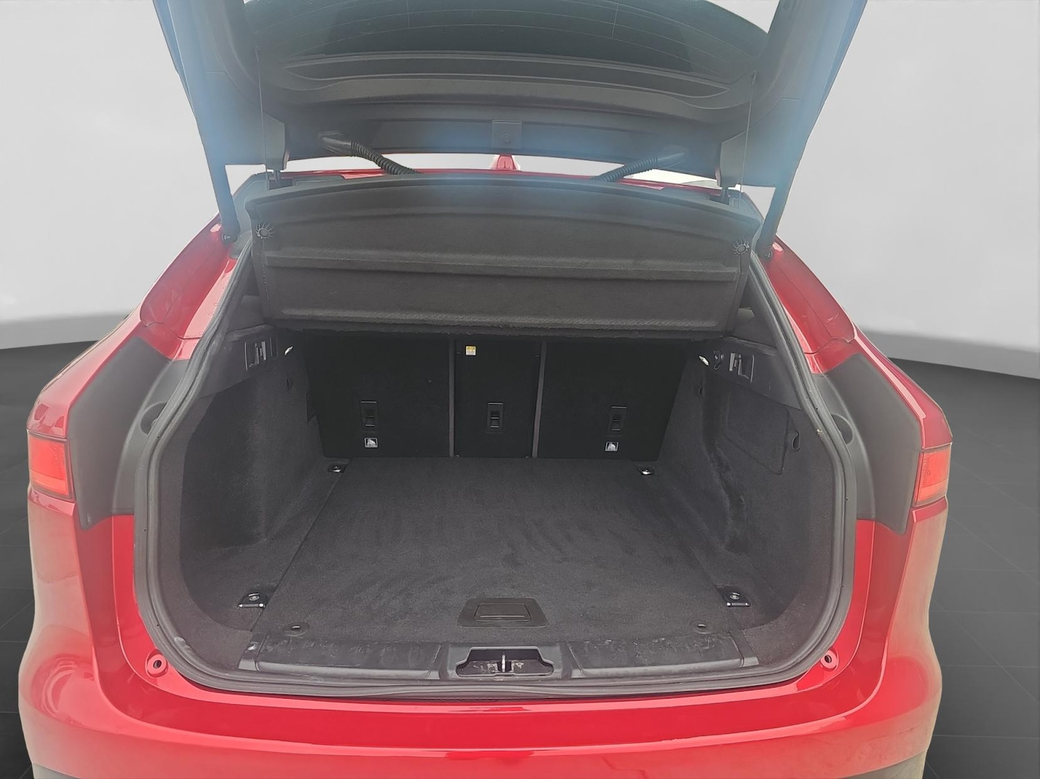 Used Jaguar F-Pace 2017 for sale - 77289542: Photo 18