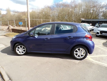 Used Peugeot 208 2015 for sale - 75961850: Photo