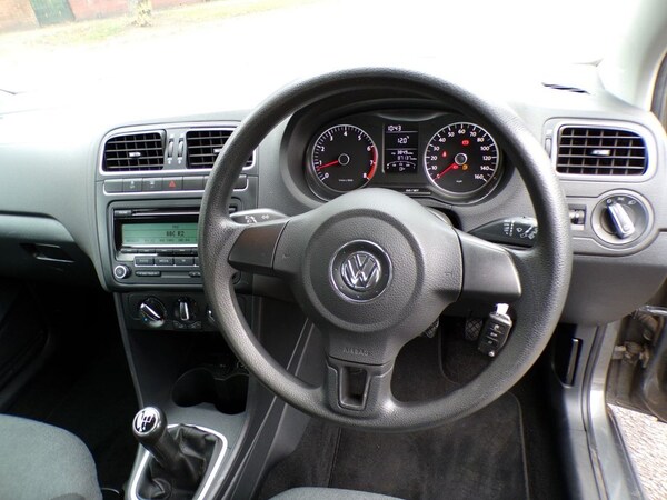 Used Volkswagen Polo 2011 for sale - 76210507: Photo 12