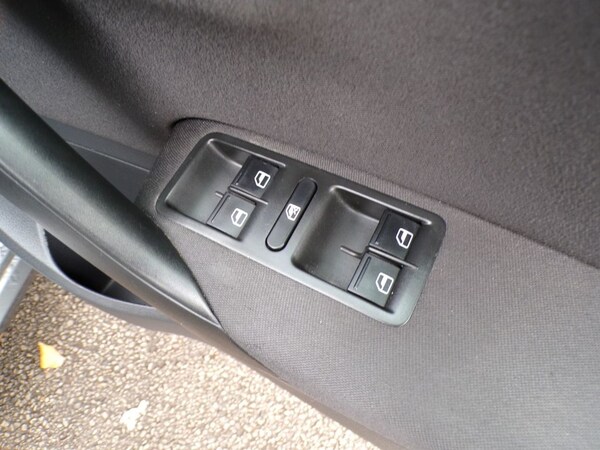 Used Volkswagen Polo 2011 for sale - 76210507: Photo 13
