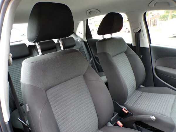 Used Volkswagen Polo 2011 for sale - 76210507: Photo 16