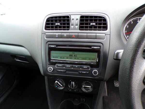 Used Volkswagen Polo 2011 for sale - 76210507: Photo 17