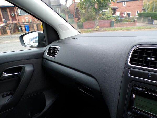 Used Volkswagen Polo 2011 for sale - 76210507: Photo 24