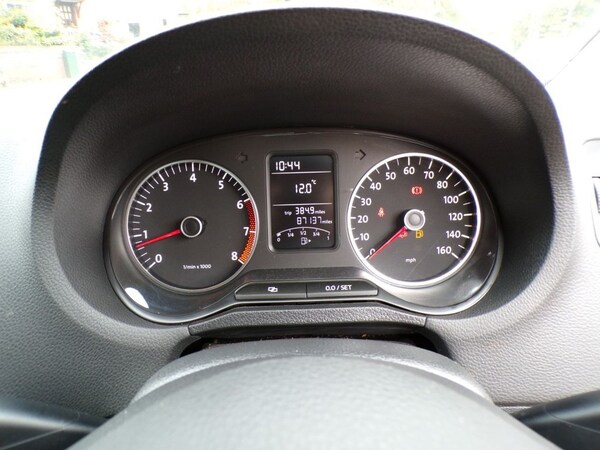 Used Volkswagen Polo 2011 for sale - 76210507: Photo 27