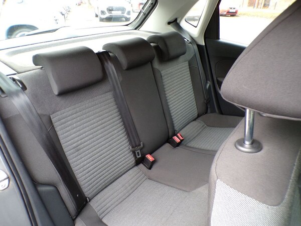 Used Volkswagen Polo 2011 for sale - 76210507: Photo 31