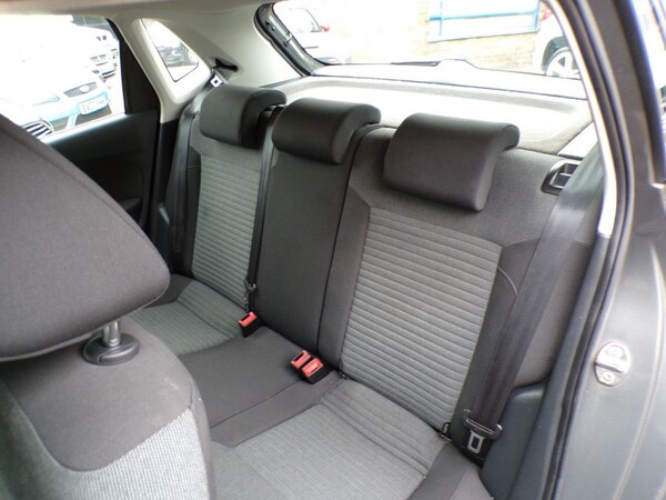 Used Volkswagen Polo 2011 for sale - 76210507: Photo 42