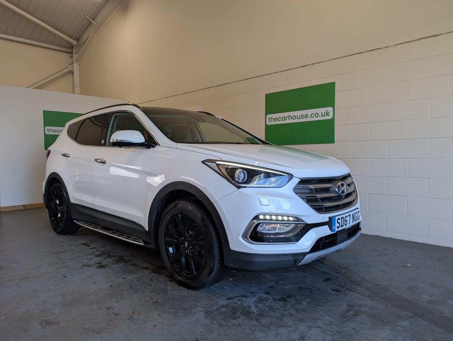 Used Hyundai Santa Fe 2017 for sale - 76239670: Photo 10
