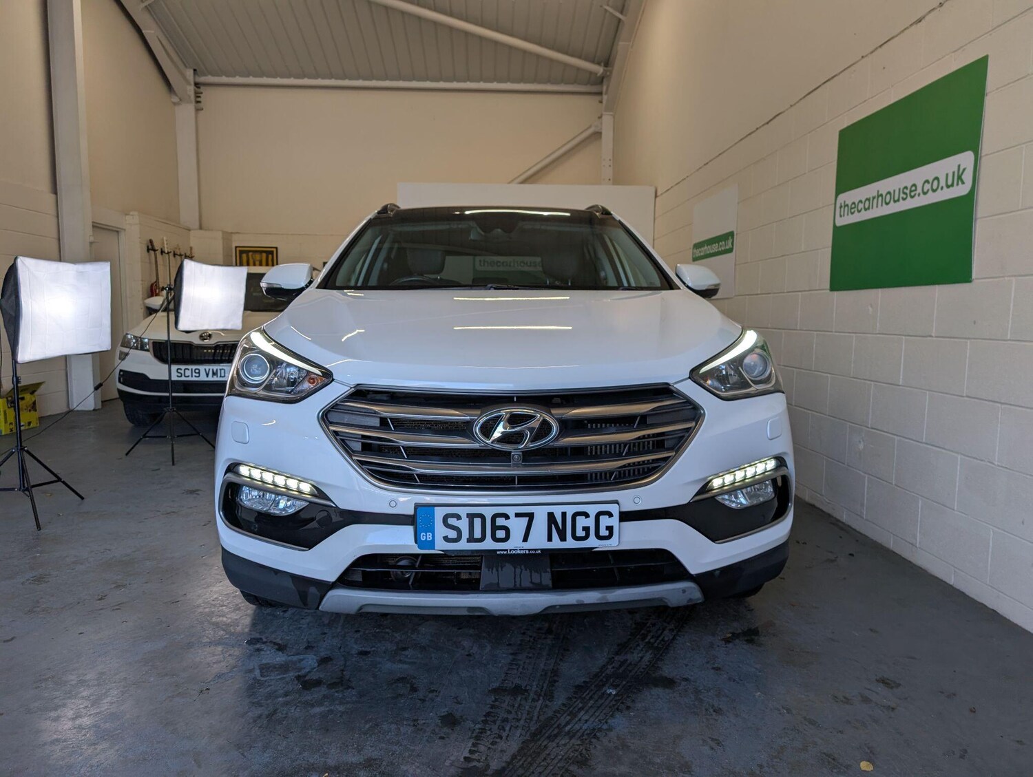 Used Hyundai Santa Fe 2017 for sale - 76239670: Photo 11