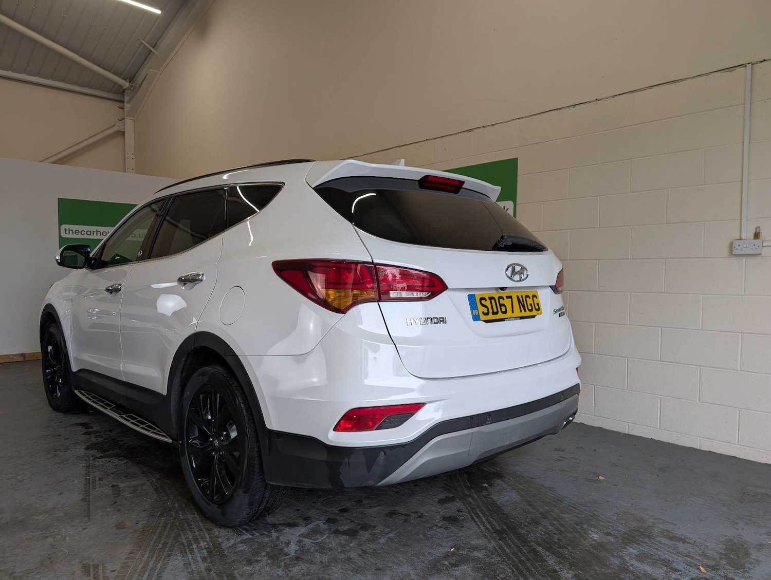 Used Hyundai Santa Fe 2017 for sale - 76239670: Photo 16