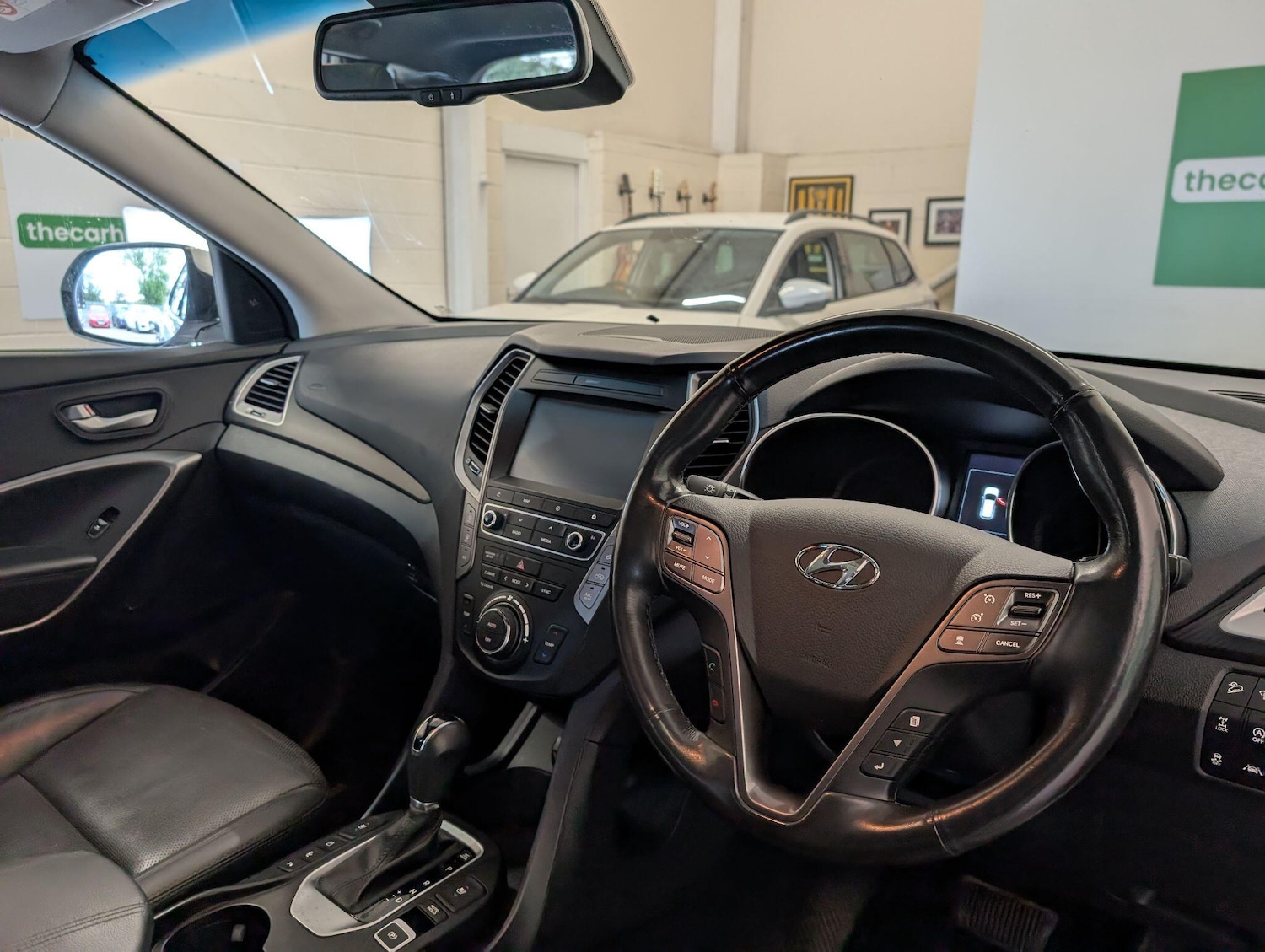 Used Hyundai Santa Fe 2017 for sale - 76239670: Photo 25