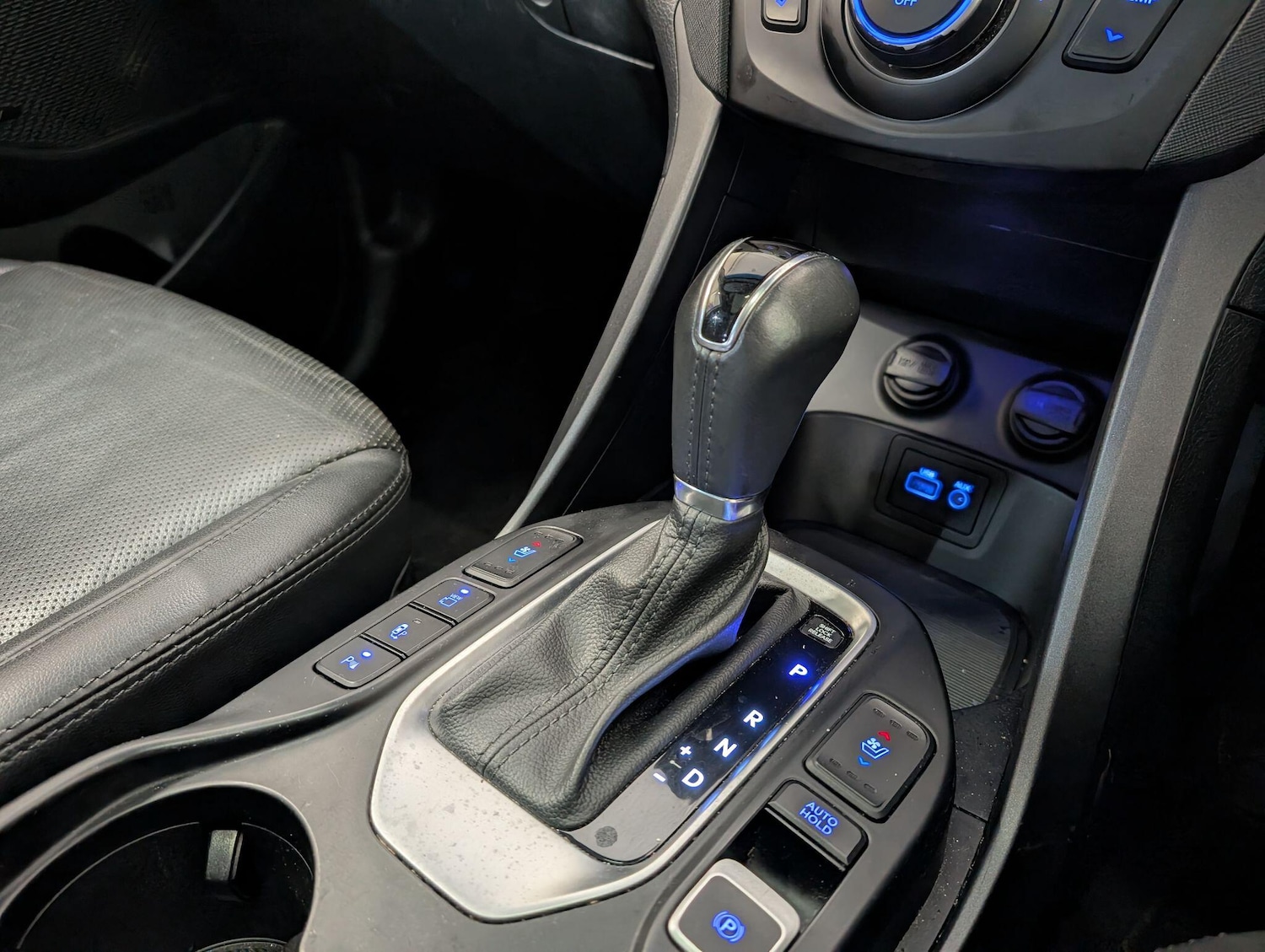 Used Hyundai Santa Fe 2017 for sale - 76239670: Photo 26