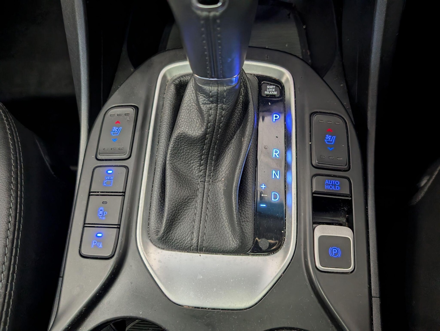 Used Hyundai Santa Fe 2017 for sale - 76239670: Photo 28