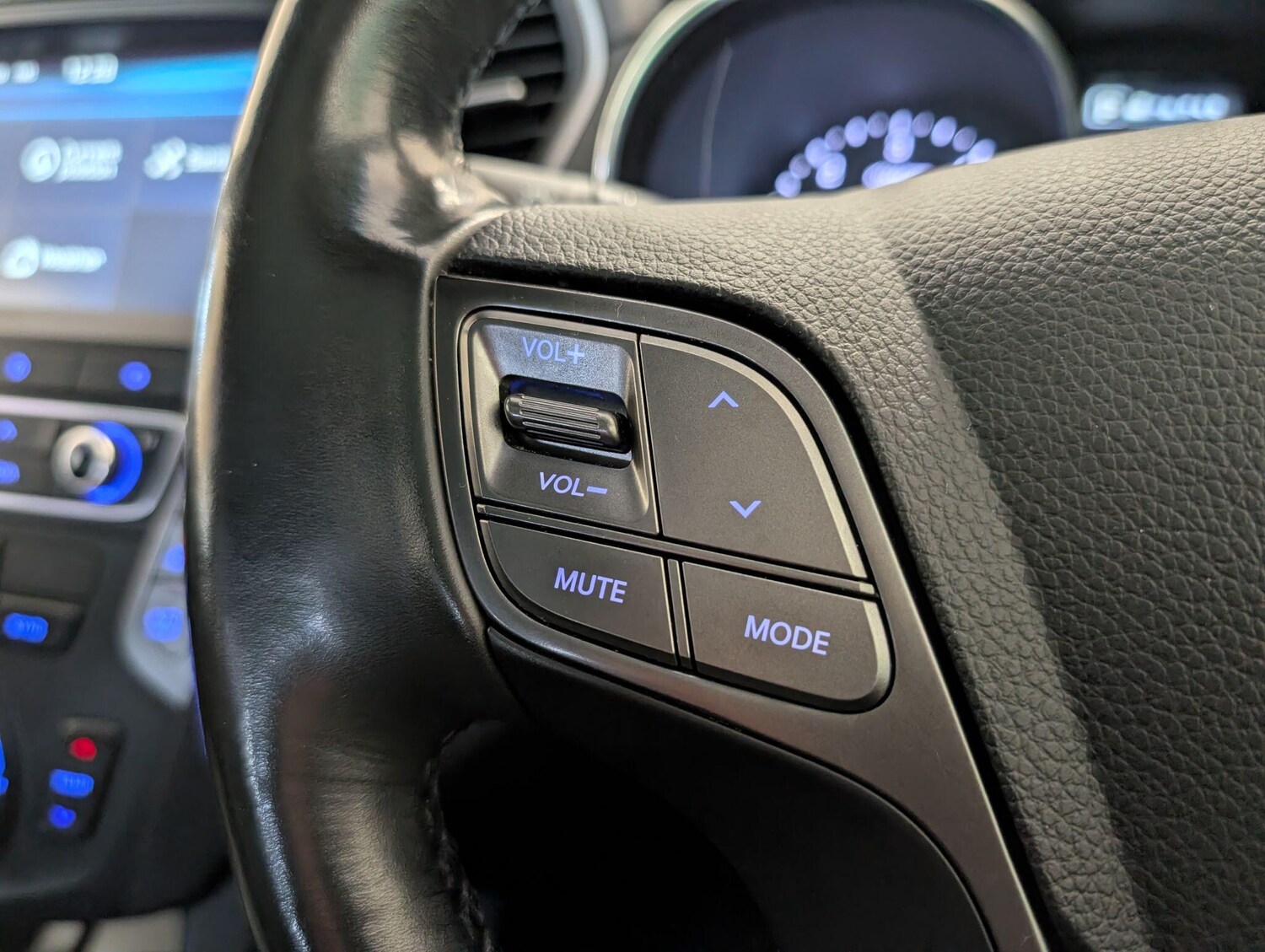 Used Hyundai Santa Fe 2017 for sale - 76239670: Photo 36