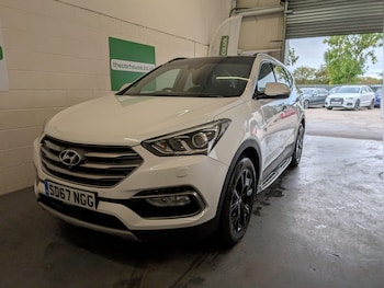 Used Hyundai Santa Fe 2017 for sale - 76239670: Photo 3