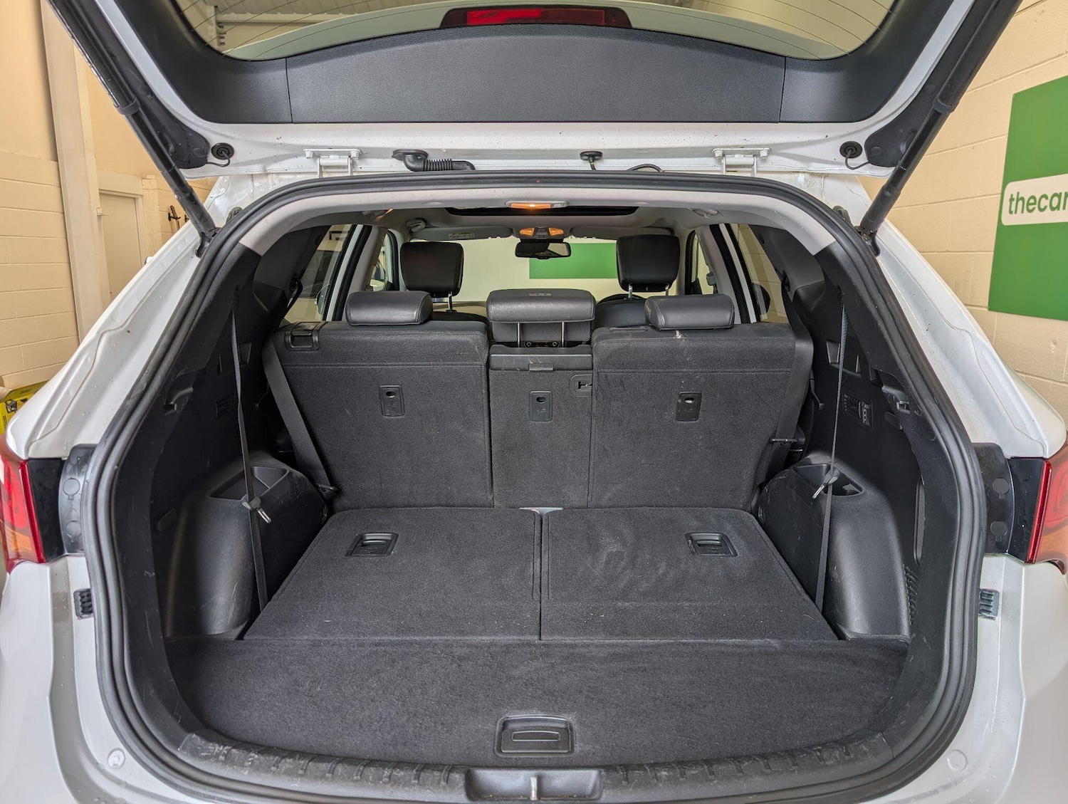 Used Hyundai Santa Fe 2017 for sale - 76239670: Photo 48