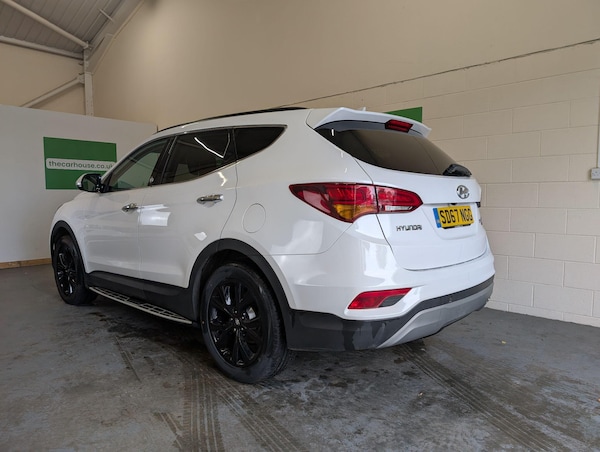 Used Hyundai Santa Fe 2017 for sale - 76239670: Photo 4