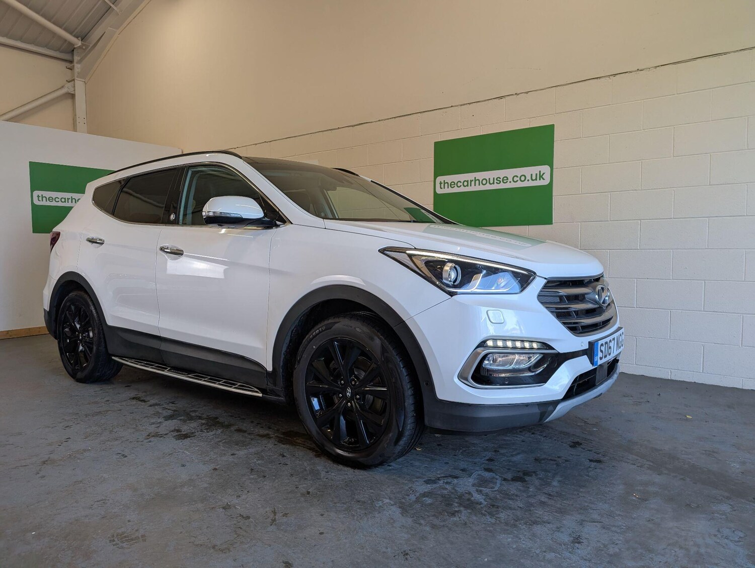 Used Hyundai Santa Fe 2017 for sale - 76239670: Photo 5