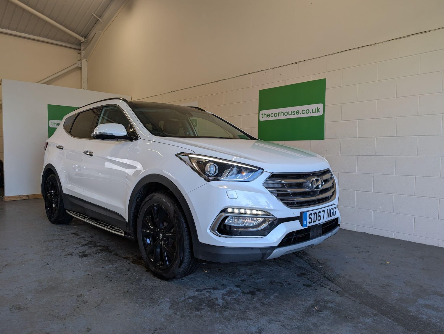 Used Hyundai Santa Fe 2017 for sale - 76239670: Photo 7