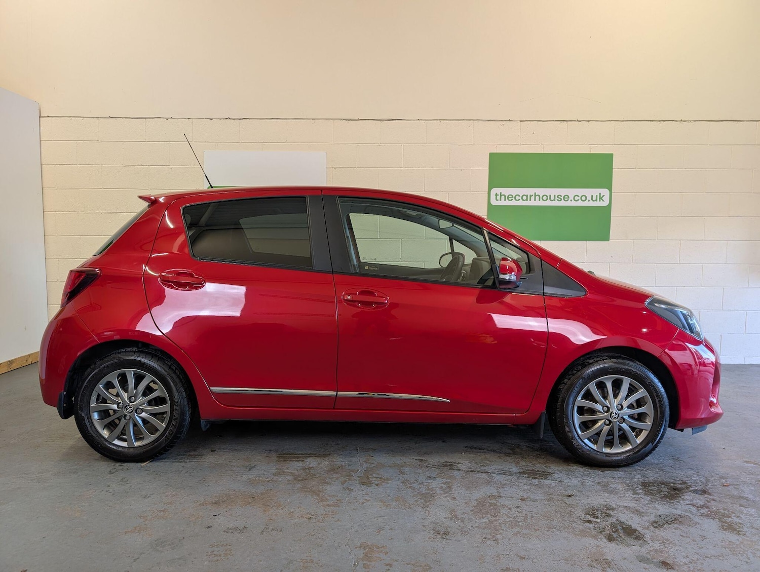 Used Toyota Yaris 2016 for sale - 76898979: Photo 11