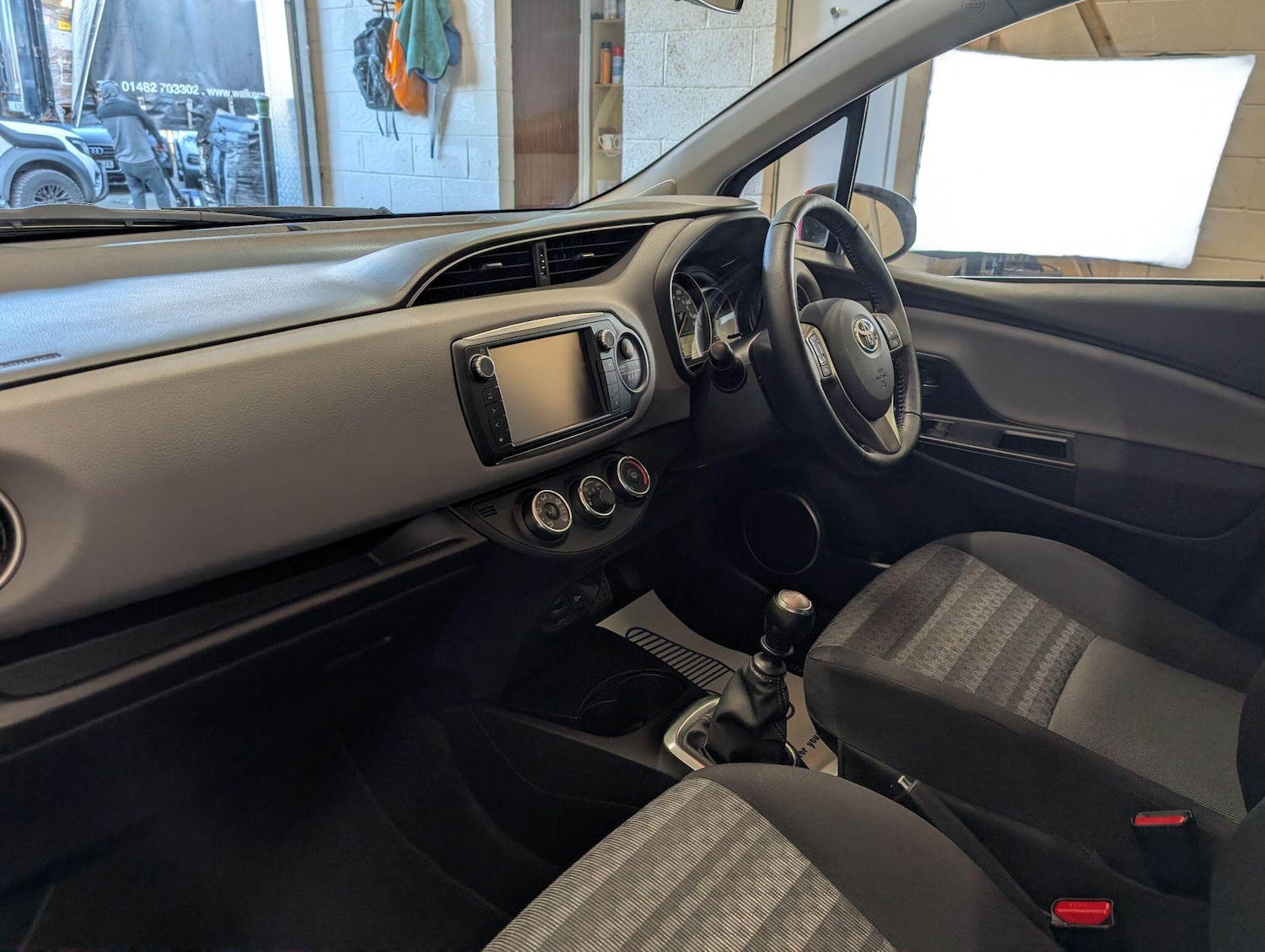 Used Toyota Yaris 2016 for sale - 76898979: Photo 15