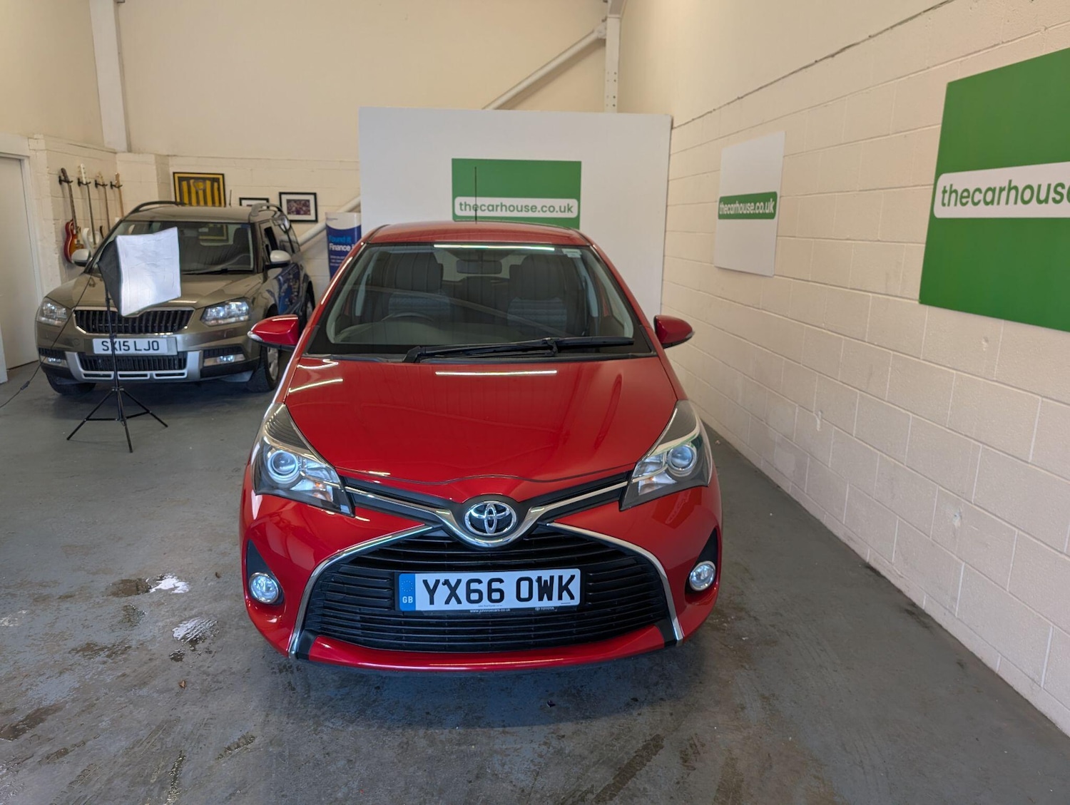 Used Toyota Yaris 2016 for sale - 76898979: Photo 2