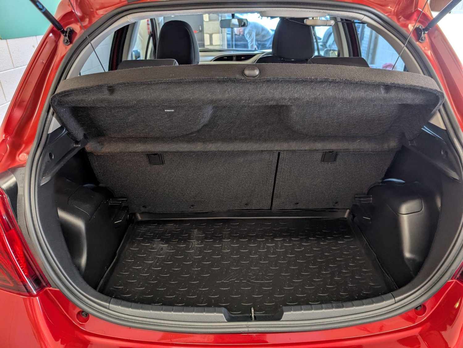 Used Toyota Yaris 2016 for sale - 76898979: Photo 37