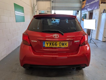 Used Toyota Yaris 2016 for sale - 76898979: Photo