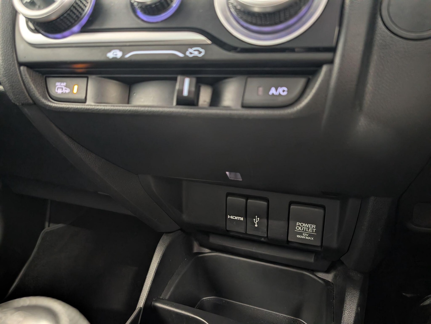 Used Honda Jazz 2015 for sale - 76522483: Photo 32