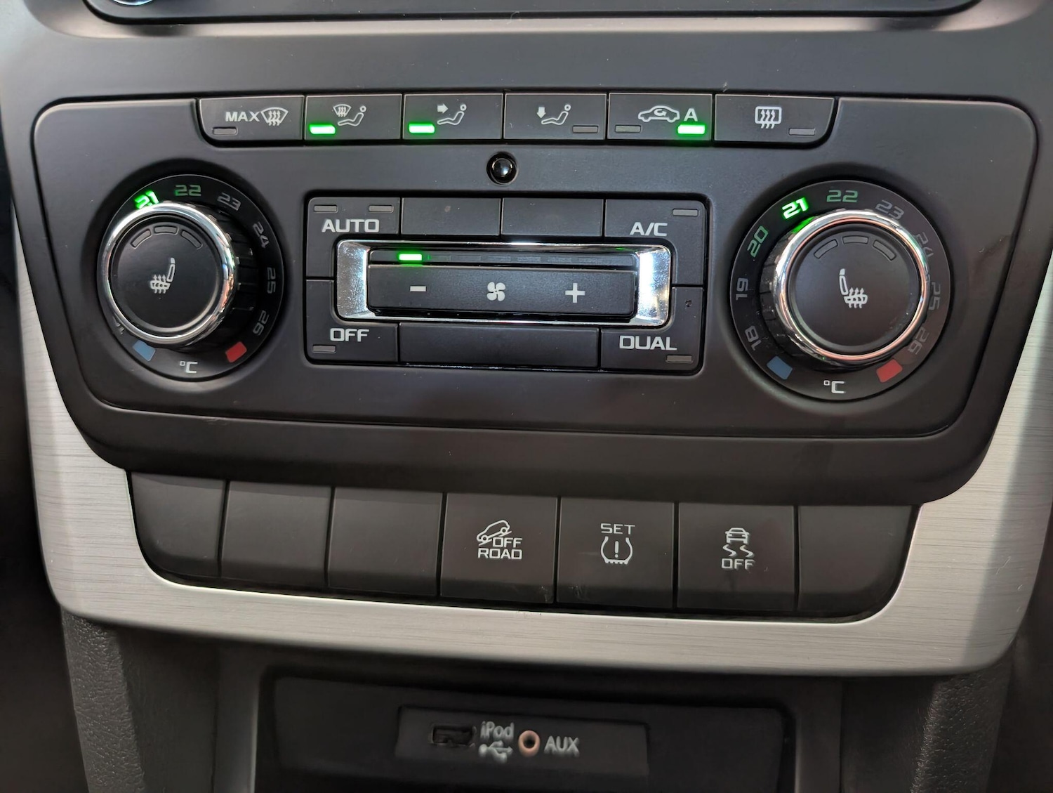 Used Skoda Yeti 2015 for sale - 76250943: Photo 35